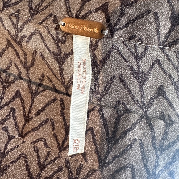 Free People Patterned Crop Top with Bell Sleeves Sz XS - Picture 5 of 5